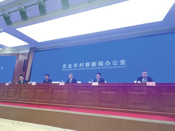 世纪汇通 国内年人均奶类消费量40.5公斤 还不到膳食推荐量的一半